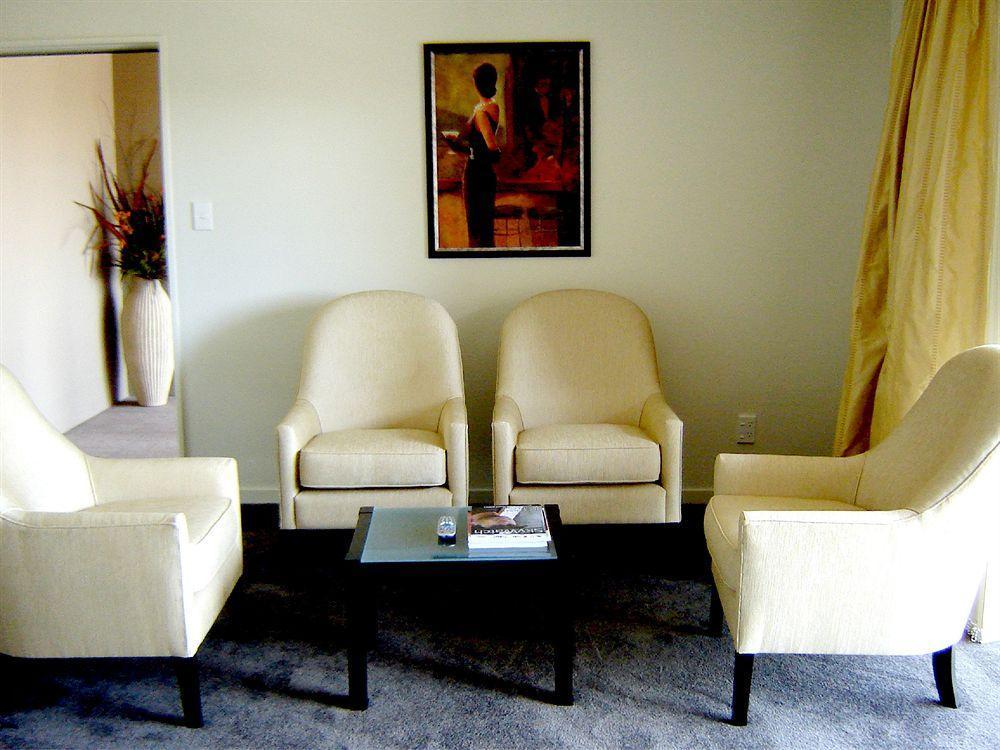 Salerno Motel Apartments Κράισττσερτς Εξωτερικό φωτογραφία A living room