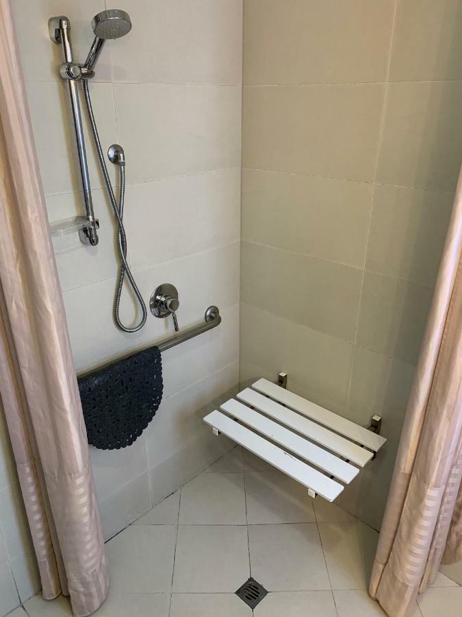Salerno Motel Apartments Κράισττσερτς Εξωτερικό φωτογραφία Shower bench