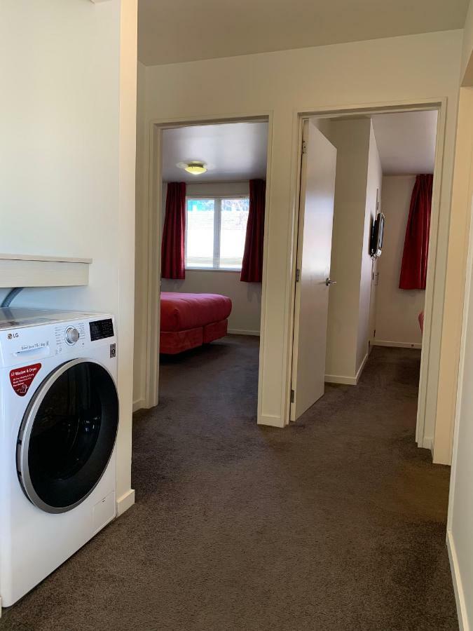 Salerno Motel Apartments Κράισττσερτς Εξωτερικό φωτογραφία A typical two bedroom apartment